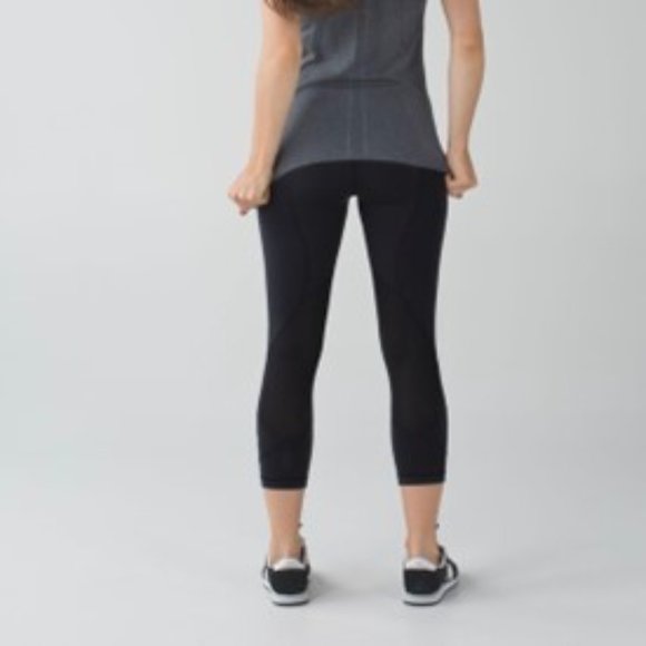 Lululemon: Pace Rival Mid-Rise Crop 22" legging - Black - Size 8 - Picture 2 of 6